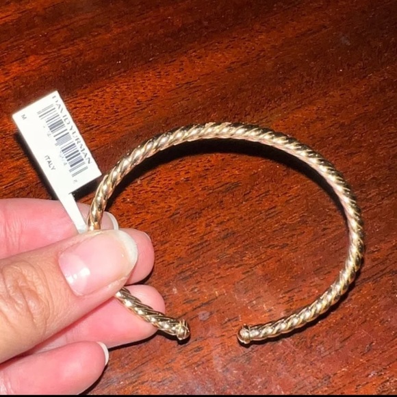 David Yurman Men’s 18k Yellow Gold Cuff Bracelet - Picture 2 of 8